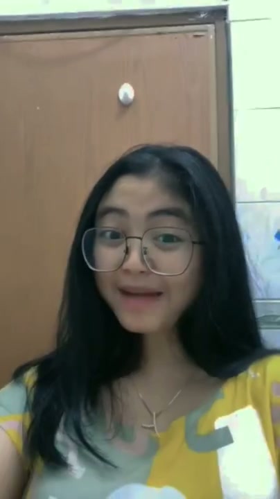 MISS PIYU lepas daster terus lepas BH - DoodStream