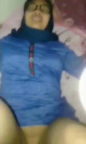 hijab colmek pake dildo- DoodStream - PoopHD