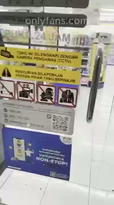 bule barbie pegawai indomaret viral