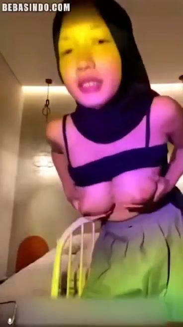 jilbab hitam omek pake dildo.mp4 - PoopHD.mp4