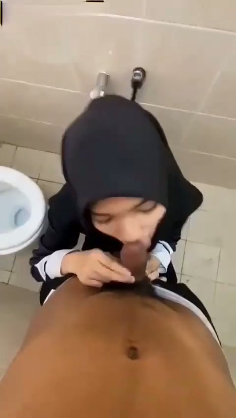 Hijab hitam di toilet - 1 2024-09-03 16-04-13
