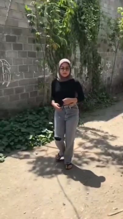 Beuh nikmat banget nyepong pinggir jalan