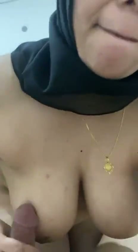 hijab_hitam_toge_(1).mp4