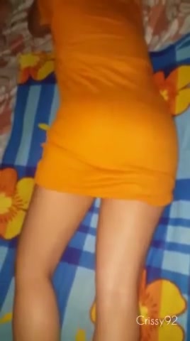 pacar tidur di pegang pantat malah mintak ngewe