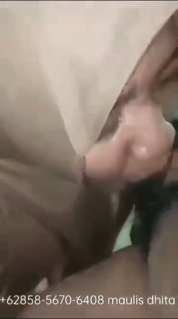 Ukhty_sma_kaget,_pertama_kali_mmeknya_dimasukin_kntol_gede.mp4