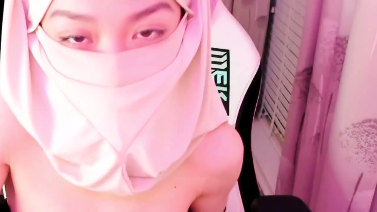 [DoodShare] Cewek Streamer Berjilbab Main Liar
