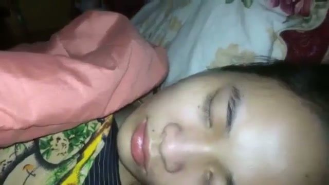 sepupu lagi tidur di masukin - PoopHD.mp4 - PoopHD.mp4