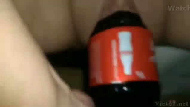 Botol cocacola aja masuk -