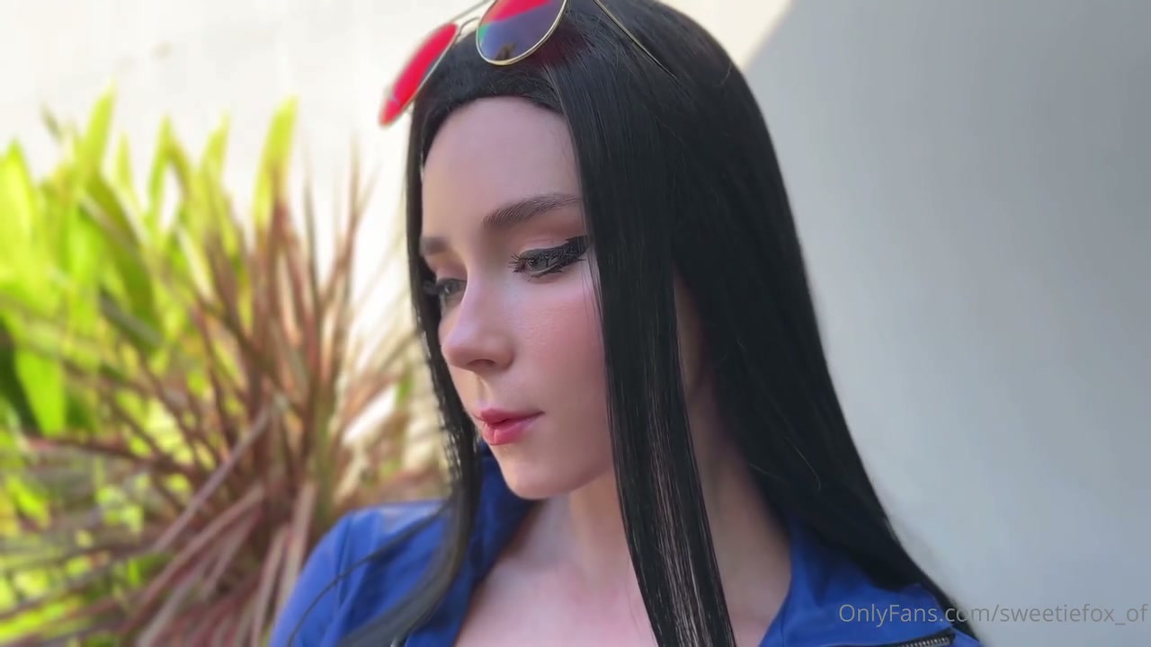 Sweetie Fox - cosplay Niko Robin from One Piece