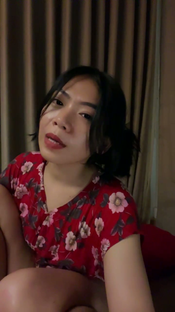 Desahan Sella Nikmat Sekali Ketika Apem Guringnya Di Colok Pake Dildo