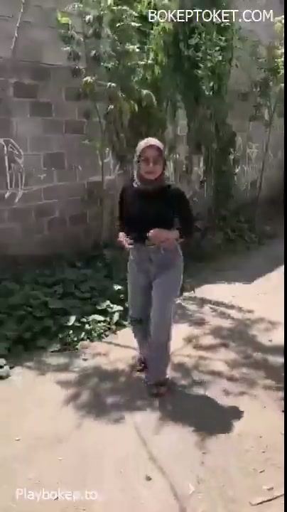 Jilbab Melakukan Ini Dengan Sukarela - BOKEPTOKET.mp4