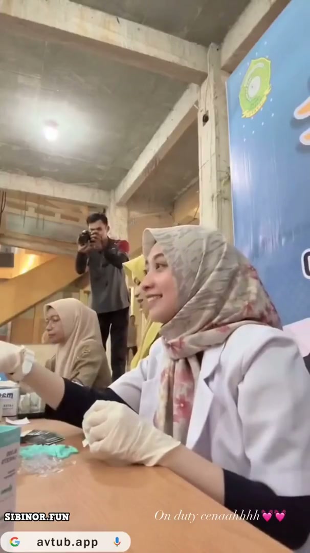 Azkia Ibu Dokter Muda Hijab Viral Jago Nyepong Mentok.mp4.mp4