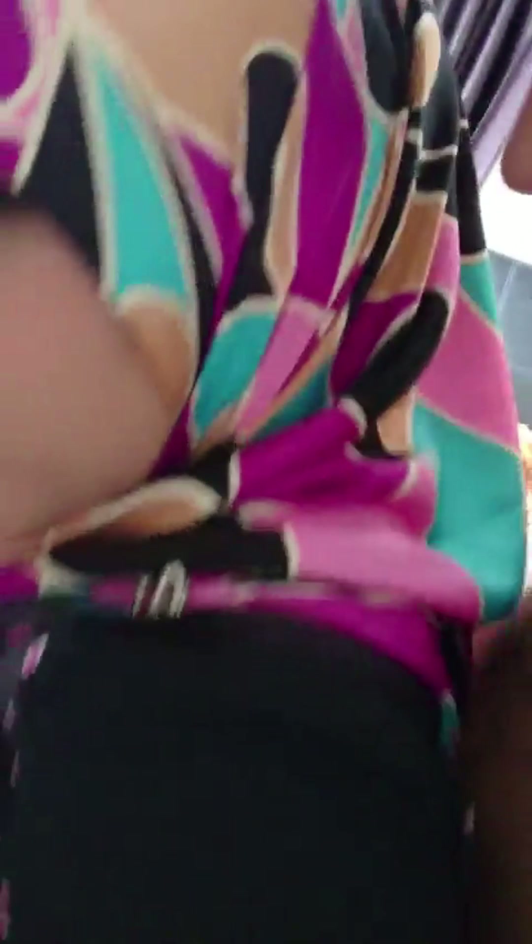 lebaran sama tante berhijab diruang tamu