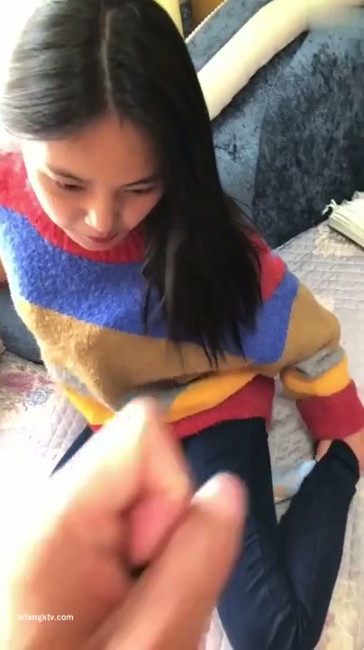 Gadis_Pelajar_Sekolah_Masih_Polos_Lugu_Tapi_Penurut.mp4_-_PoopHD.mp4