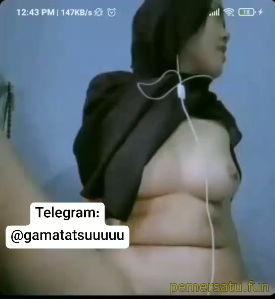 kompilasi jilbab abg 18yo senyum saat colmek.mp4