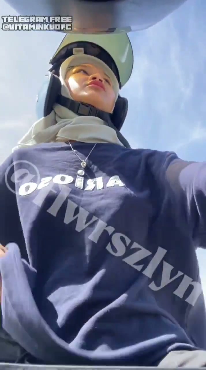 Hijab FLWRSZLYN suka ekshib 1 - DoodStream.mp4