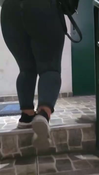 Mak Ndut dan mandornya