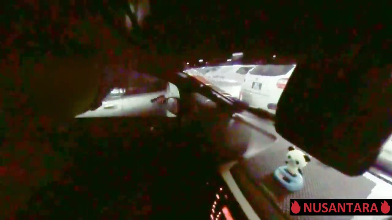 Beraninya Di mobil 1 Twitter