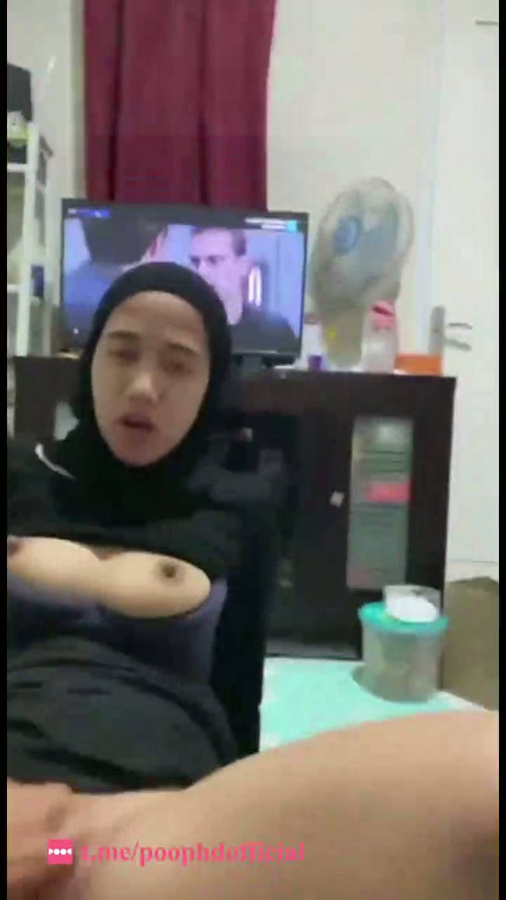 Jilbab Hitam a