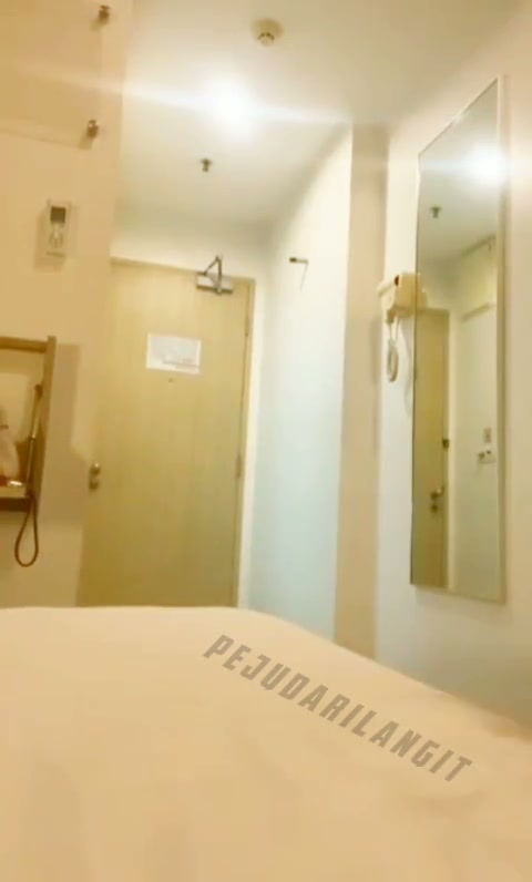 Abang Kurir Diajak Ngentot Tante Semok - Join