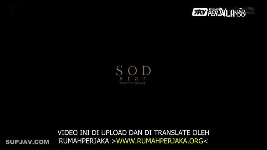 Balas dendam yang disebabkan obat bius terhadap raja di rumahku. Aku membalas dendam pada adik perempuanku yang sombong yang selalu memandang rendahku dengan memberinya penambah libido yang 100 kali lebih pekat. Dia jatuh cinta pada vagina mungil yang dip