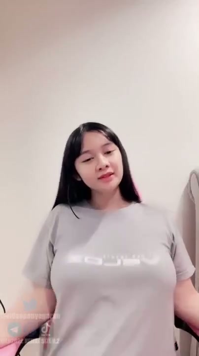 Angeline Host Cantik Viral Remas Puting Susu Lp2022 HEMAT SIZE V 2 3