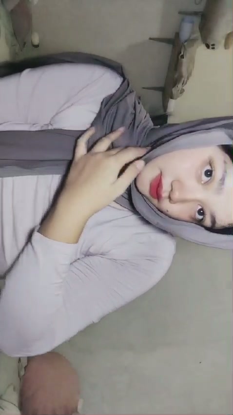 hijab pamer boba.mp4