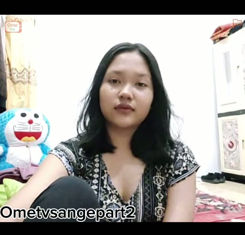 Ometv Kaka cantik dan boneka Doraemon