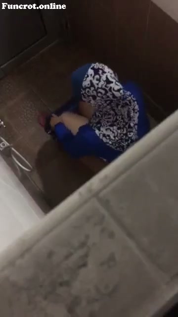 Ngintip_Hijab_Di_Kamar_Mandi.mp4