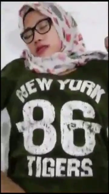 ukhti kacamata minta jatah