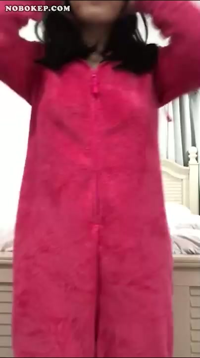 Bokep Body Montok Masturbasi Sambil VCS