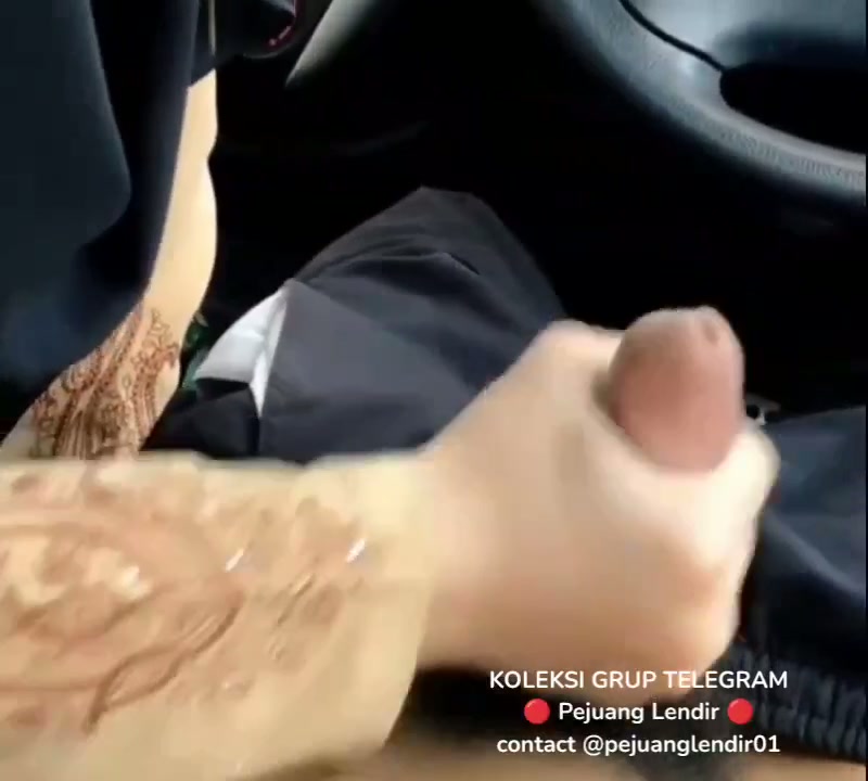 ✓ Dikocok sama ibu kandung didalam Mobil katanya biar legah