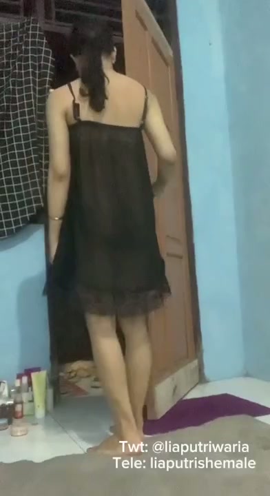 Miss Lia Putri hijab shemale 6