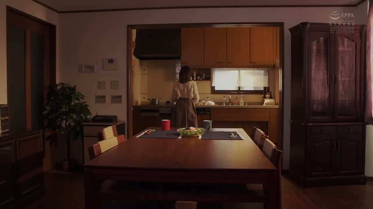 Diperkosa di depan suaminya - Plot keputusasaan Minori Hatsune ADN-594