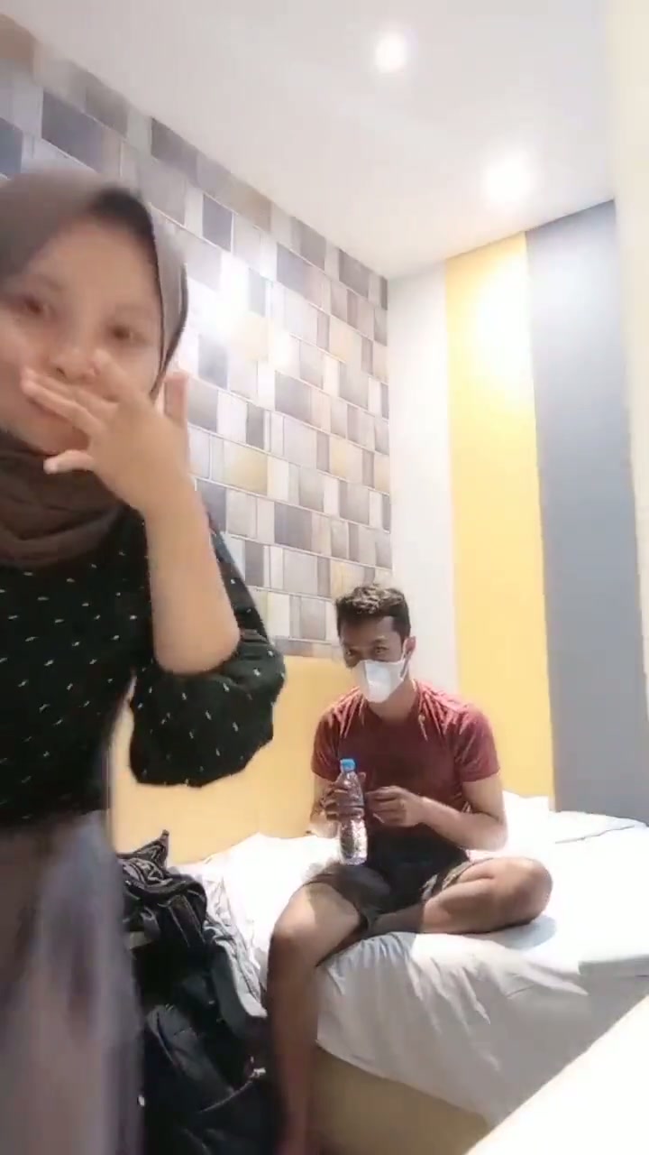 ABG HIJAB NGEWE DI HOTEL BODYNYA MONTOK BANGET - DoodStream - DoodStream.mp4
