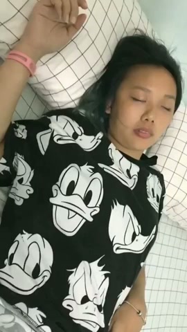 Tante eni lagi tidur di ewe crot di muka - DoodStream