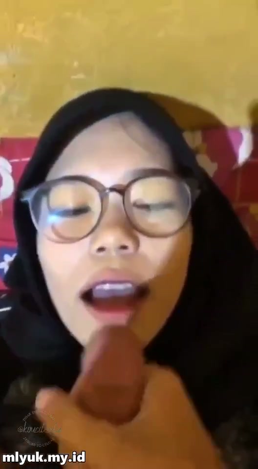 Dera Anjela Seleb Tiktok Hijab Di Crotin Di Muka.mp4