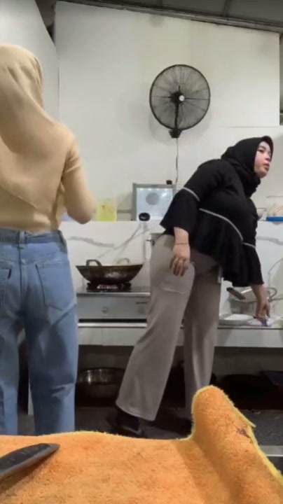 ×͜VID× 20240319 906382 - Nemenin Si Apem Tembem Gurih Masak Di Dapur 1