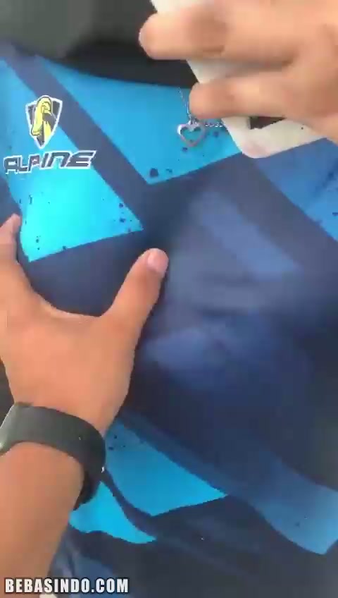 lagi akur sama guru olahraga