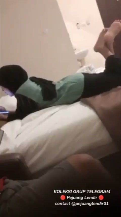 Bawa pacar hijab check in