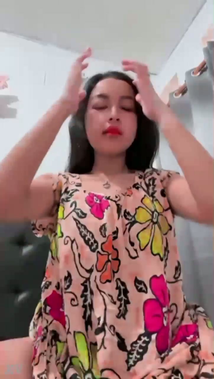 Dedek gemush main sama guling