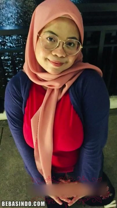 Hijab Tobrut Ketagihan Dientot Teman Gangbang