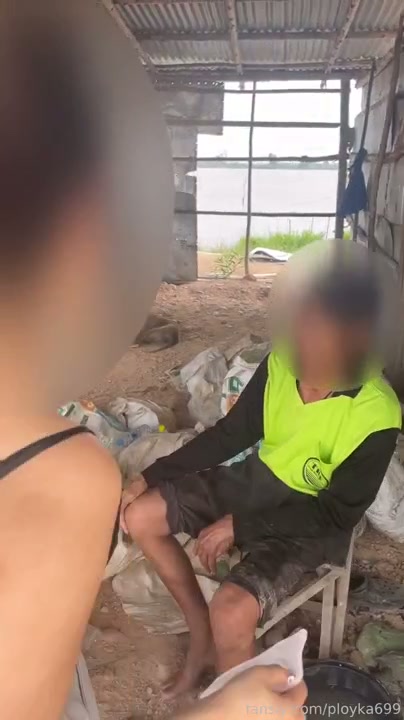 Abg layanin pemulung p1