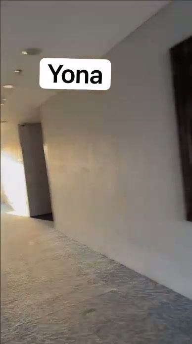 Stw tante Yona hijab nyepong depan pintu