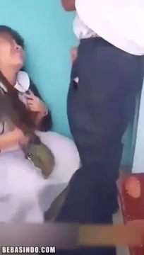 Nyepong Dalam Kelas Waktu Guru Rapat