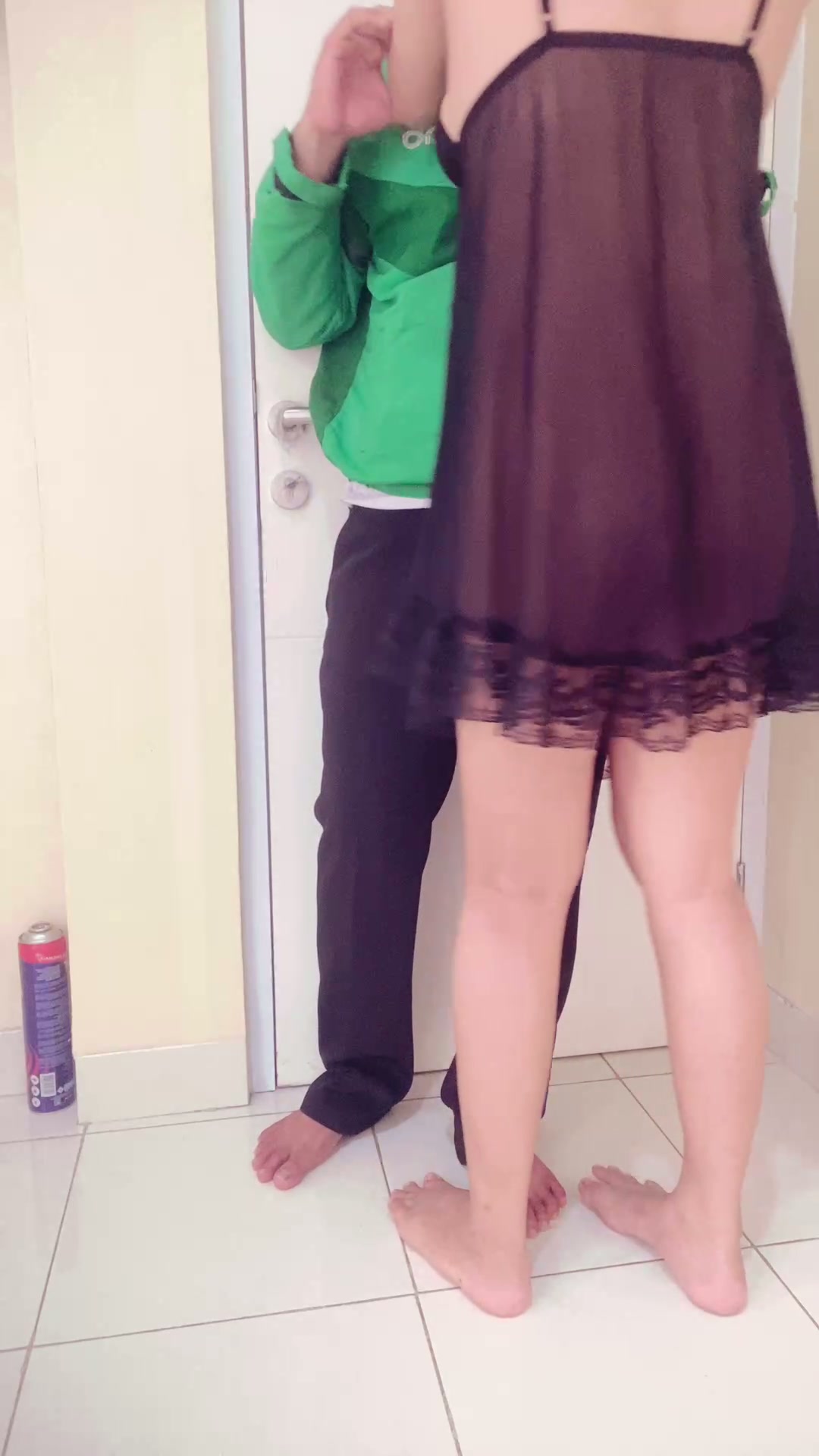 NGOIN ABANG OJOL AWALNYA SIH NOLAK. AKHIRNYA MAU JUGA PLOROTIN PELAN PELAN NENGG