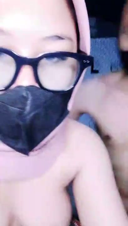 Jilbab pink hot banget