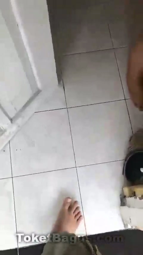 Kurir paket COD dildo malah disuruh praktek colokin ke memek ceweknya - PoopHD - PoopHD