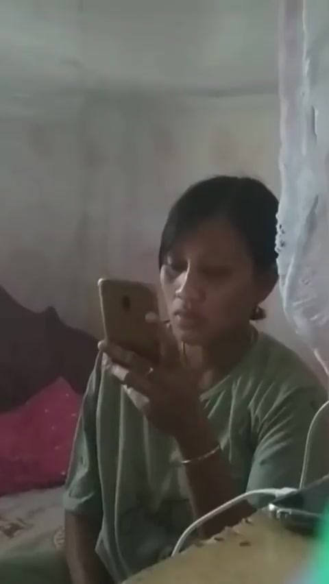 Bokep kelakuan bapak tiri anak lagi maen hp malah disodorin kontol -PLAYCRO