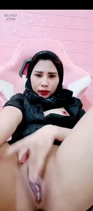 Hijab Chindo Muncrat - PoopHD